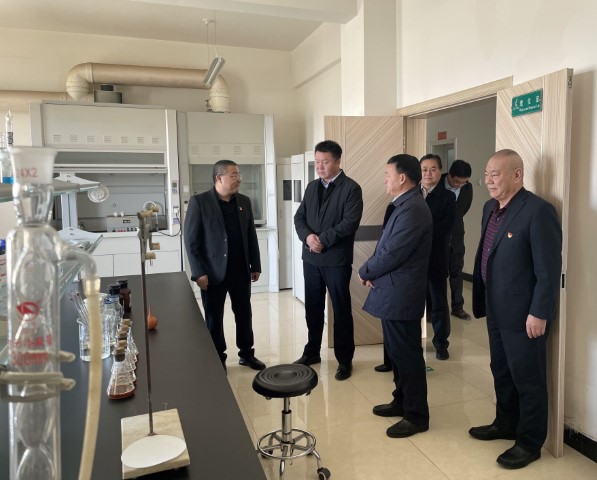 酒泉市政府黨組成員、副市長哈里別克來敦煌種業(yè)調(diào)研指導(dǎo)工作