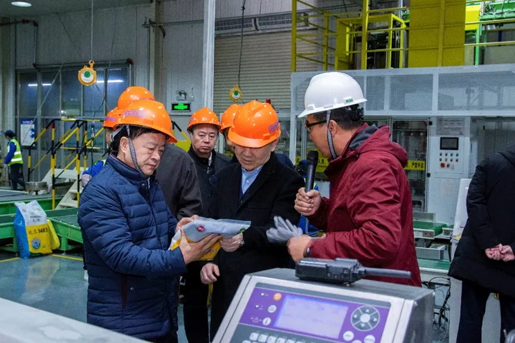 中國建設銀行股份有限公司領導一行來敦煌種業(yè)調(diào)研